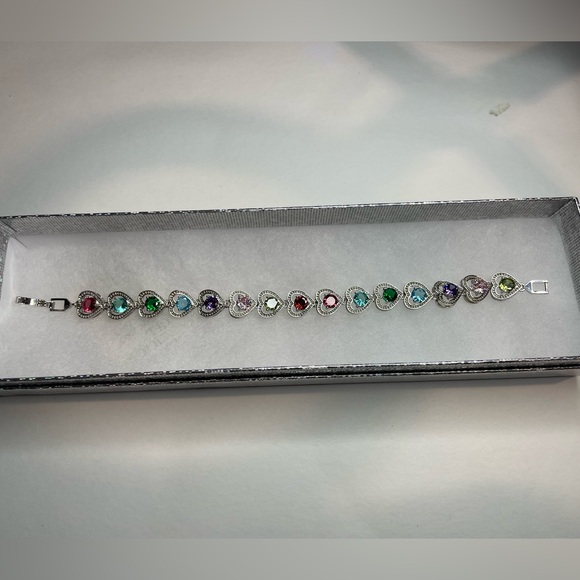 Bracelet, Women’s Silver Tone Heart Shape Bracelet With Multicolored Stones NWOT - Picture 8 of 10